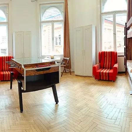 Goodmo Smart & Suits & Aparts Hostal *