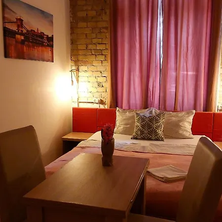 Hostal Goodmo Smart & Suits & Aparts *