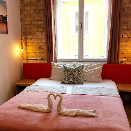 Hostal Goodmo Smart & Suits & Aparts *