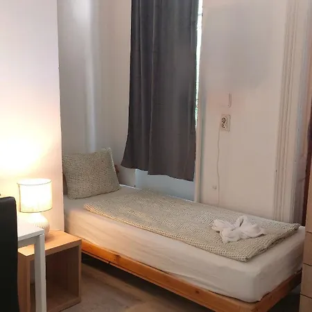 Goodmo Smart & Suits & Aparts Hostal Budapest