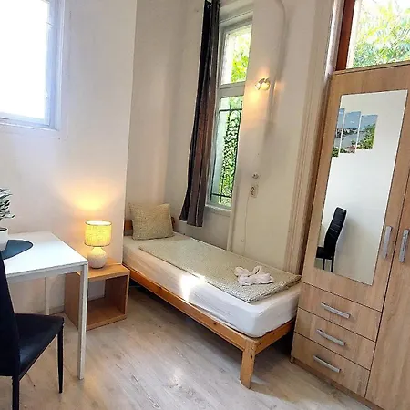 Hostal Goodmo Smart & Suits & Aparts *
