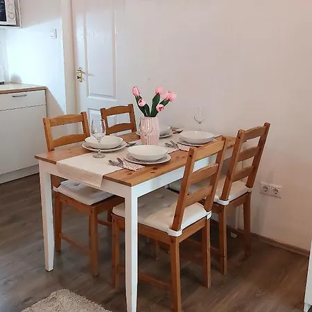 Goodmo Smart & Suits & Aparts Hostal