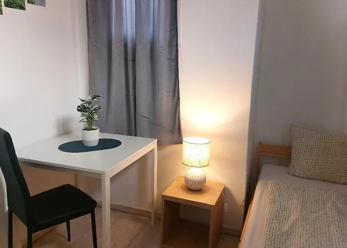 Goodmo Smart Hostal *