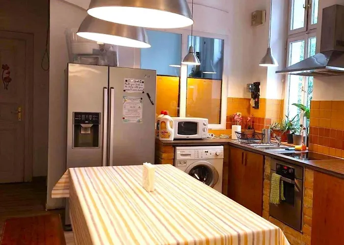 Goodmo Smart Hostal *