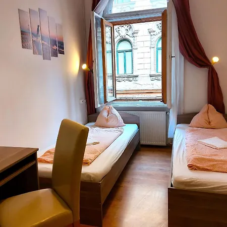 Goodmo Smart Hostel *