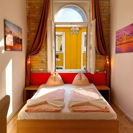 Goodmo Smart Hostel *