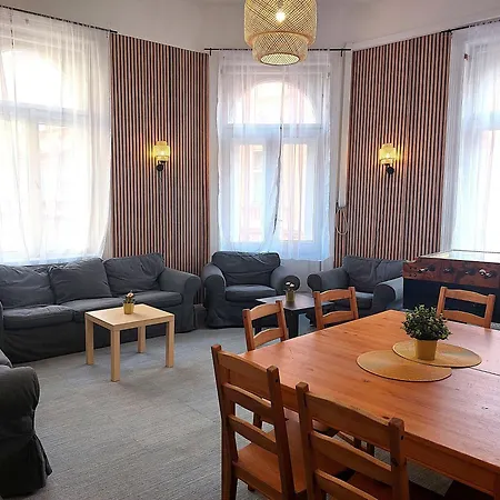 Goodmo Smart Hostel *
